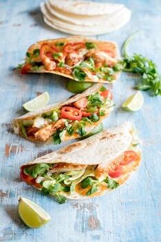 hecho en casa burritos servido foto