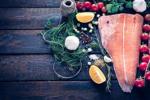 salmón y ingredientes foto