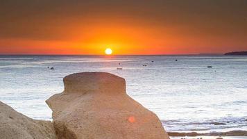 tid upphöra video av solnedgång över hav