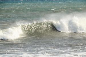 mar con olas foto