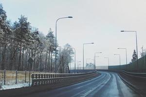 invierno paisaje con Fresco nieve y arboles foto