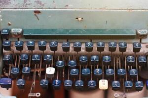 Clásico rústico tailandés alfabeto máquina de escribir en antiguo Tienda foto
