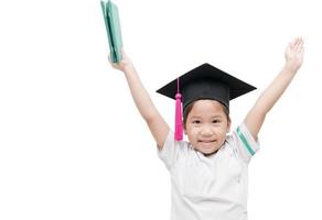 Diploma de graduarse pequeño estudiante niño, escuela primaria exitosa foto