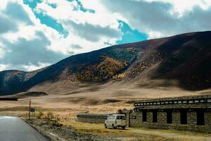 Roca casas de alpino pastores en tibetano areas de China foto