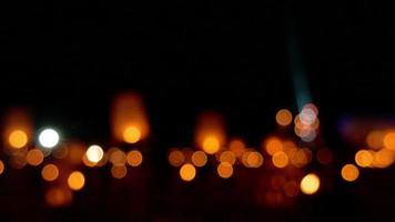 Licht Bokeh Hintergrund von Menschen im schwebend Laterne Nacht kulturell Aktivität video