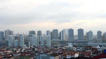 alto ángulo ver de residencias edificios en Estanbul ciudad. video