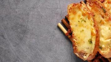 detail shot of garlic bread on a plate video