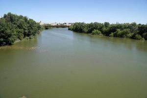 guadalquivir río en Córdoba, España foto