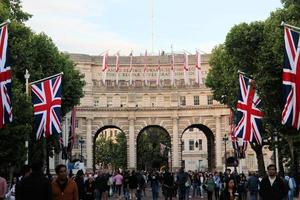 Londres en el Reino Unido en junio 2022. personas celebrando el platino aniversario en Londres foto