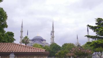 sultan ahmet mosquée. vue de le sultan ahmet mosquée dans istanbul. video