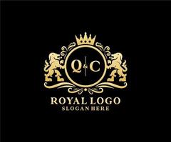 plantilla de logotipo de lujo real de león de letra qc inicial en arte vectorial para restaurante, realeza, boutique, cafetería, hotel, heráldica, joyería, moda y otras ilustraciones vectoriales. vector
