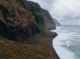 zumbido puntos de vista de achadas da cruz en Madeira, Portugal foto