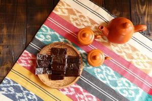 el tradicional pastel hecho desde glutinoso arroz mezclado con Coco Leche y azúcar es llamado Jenang foto