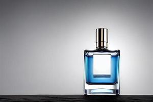 azul botella perfume Bosquejo estudio disparo, aislado fondo, blanco etiqueta, márketing y producto presentación. foto