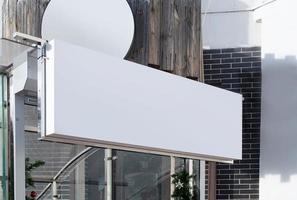 real establecimiento exterior con blanco paredes , blanco logos para Bosquejo diseño foto