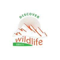 descubrir fauna silvestre aventuras y montaña logo vector