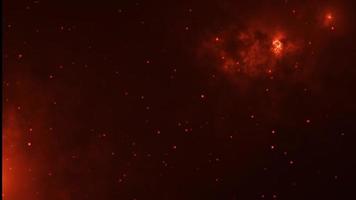 colorato rosso nebulosa nel spazio, epico fuoco animazione con volante scintille. drammatico sfondo video