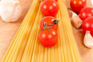 Spaghetti and vegetables photo