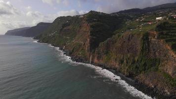 Wasserfall im Madeira, Portugal durch Drohne video