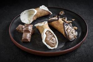 tradicional italiano Desierto cannoli foto