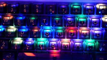 Die RGB-Hintergrundbeleuchtung für die Laptop-Tastatur video