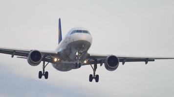 FRANKFURT AM MAIN, GERMANY JULY 18, 2017 - Lufthansa Airbus A319 D AILI approaching at early morning, runway 07L. Fraport, Frankfurt, Germany video