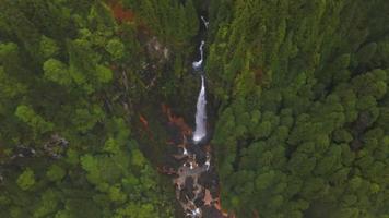 cascata das lombadas dans sao miguel, le Açores video