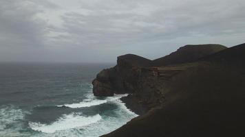 Drönare se av capelinhos i faial, de azorerna video