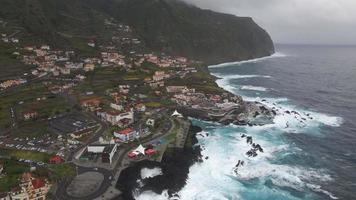 porto Moniz en Madeira, Portugal por zumbido 3 video