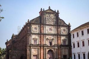 antiguo basílica de bom Jesús antiguo Ir a Iglesia a sur parte de India, basílica de bom Jesús en antiguo Ir a, cuales estaba el capital de Ir a en el temprano dias de portugués regla, situado en Ir a, India foto