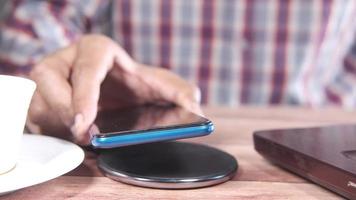 charging Smartphone Using Wireless Charging Pad video