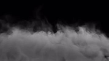 Vorderseite Aussicht Boden Rauch Staub weht auf Alpha Hintergrund video