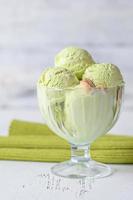 helado de pistacho foto