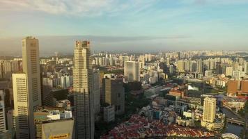 2020-01-02 Singapur. Antenne Aussicht 4k Video von das Singapur Stadt Horizont. zentral Bereich Sonnenaufgang.