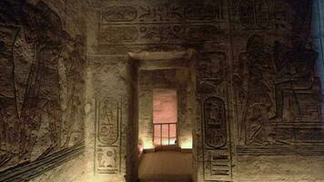ancien dessins à l'intérieur le abu simbel temple dans Egypte video