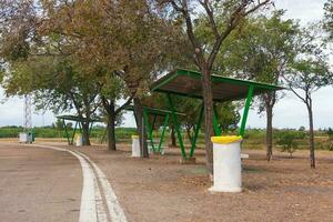 borde del camino picnic zona en Cataluña, España. foto