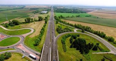 aereo Visualizza di autostrada traffico video