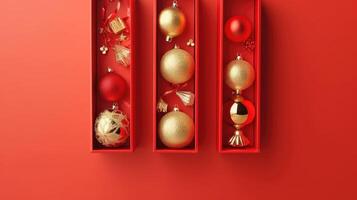 Navidad presente caja envuelto en rojo papel con dorado cinta y arco, rojo Navidad brillante decoraciones redondo pelotas, pino cono en rojo papel antecedentes parte superior ver plano poner.. creado con generativo ai foto