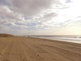 pintoresco soleado paisaje desde maspalomas playa en el Español canario isla de gran canaria foto