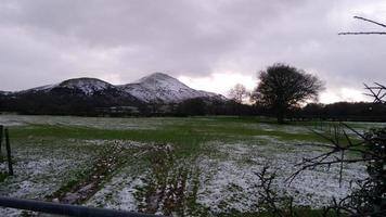un ver de el caradoc colinas en Shropshire en el invierno foto
