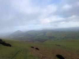 un ver de el caradoc colinas en Shropshire en el invierno foto