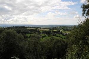 una vista de la campiña de cheshire en bickerton foto