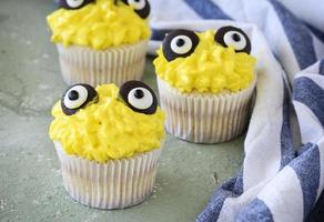 Big bird cupcakes recipe photo