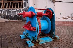 Blue and red winch photo