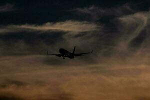 un avión volador foto