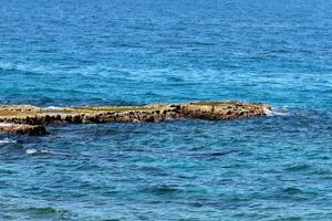 costa del mar mediterráneo en el norte de israel. foto