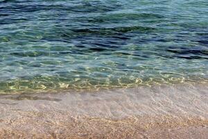 el color de mar agua en el Mediterráneo costa. foto