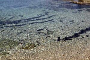 el color de mar agua en el Mediterráneo costa. foto