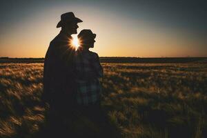 granjero Pareja en su tierra y plantación foto