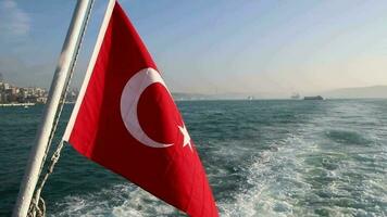 Turks vlag golvend video